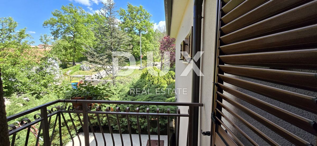 ISTRIA, PAZIN - Casa familiare immersa nella natura con un giardino curato, vista sul verde