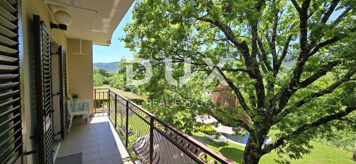 ISTRIA, PAZIN - Casa familiare immersa nella natura con un giardino curato, vista sul verde