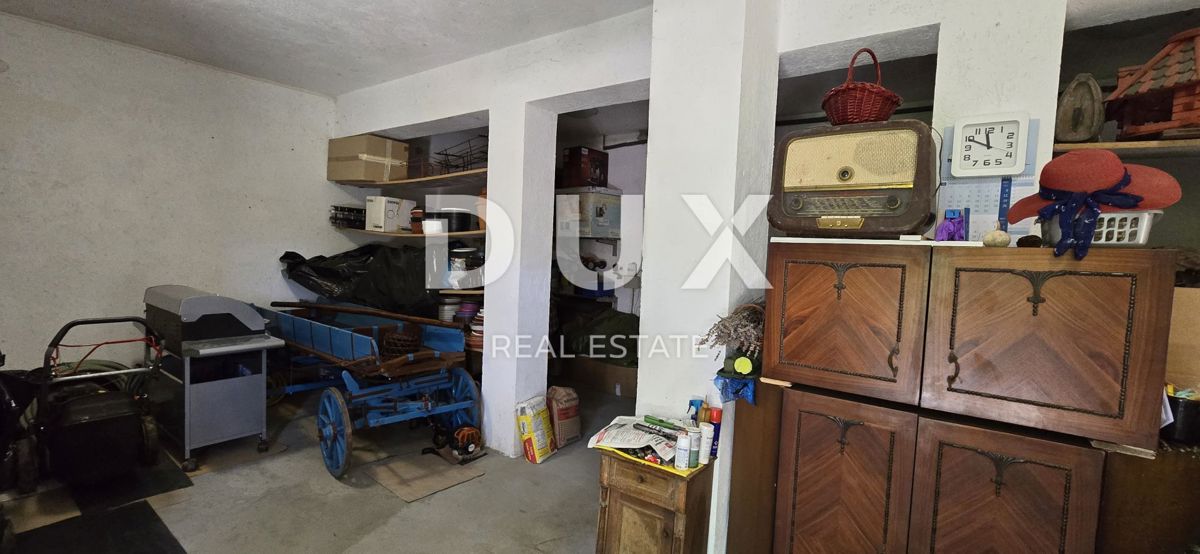 ISTRIA, PAZIN - Casa familiare immersa nella natura con un giardino curato, vista sul verde