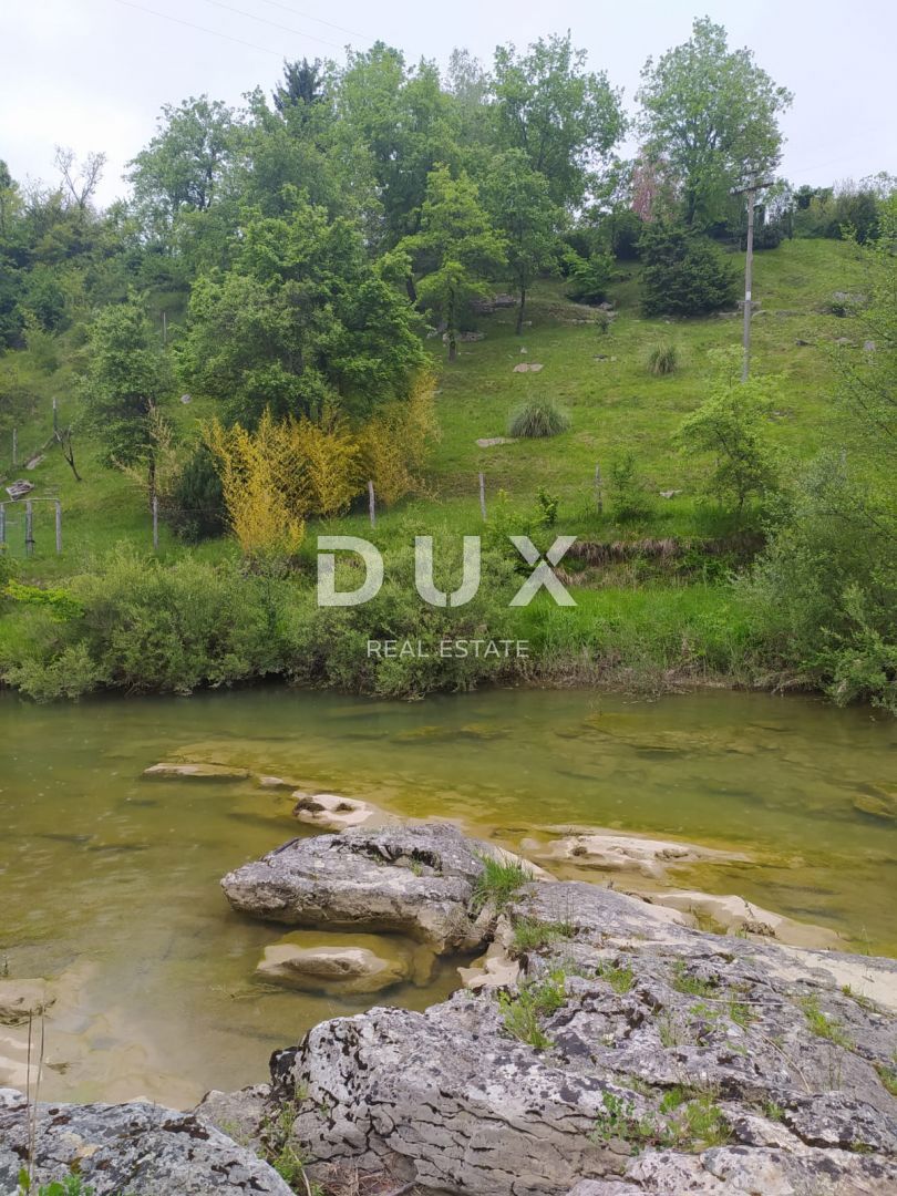 ISTRIA, PAZIN - Casa familiare immersa nella natura con un giardino curato, vista sul verde