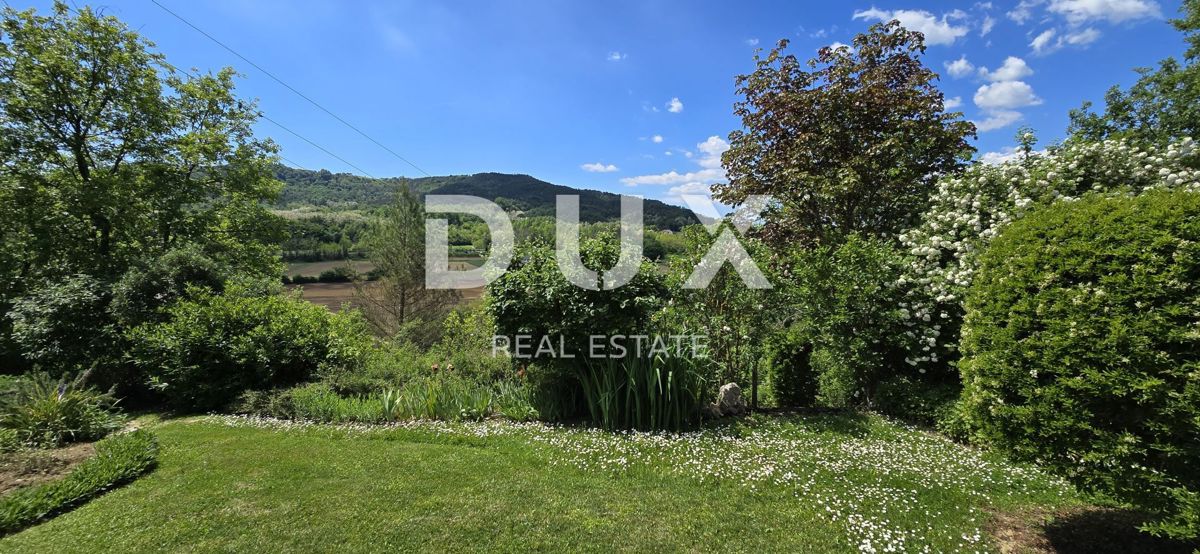 ISTRIA, PAZIN - Casa familiare immersa nella natura con un giardino curato, vista sul verde