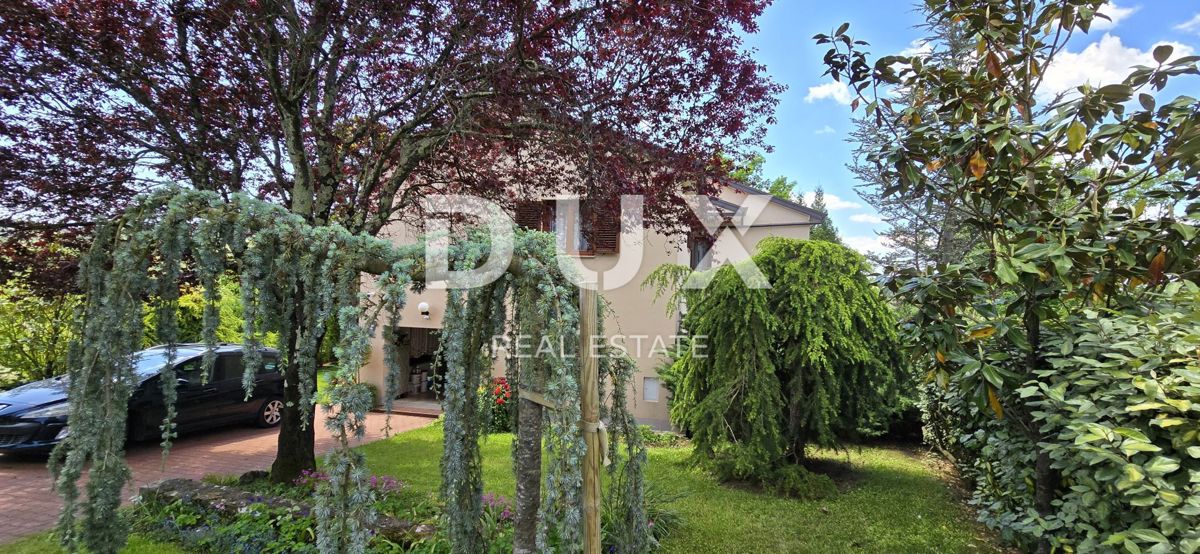 ISTRIA, PAZIN - Casa familiare immersa nella natura con un giardino curato, vista sul verde