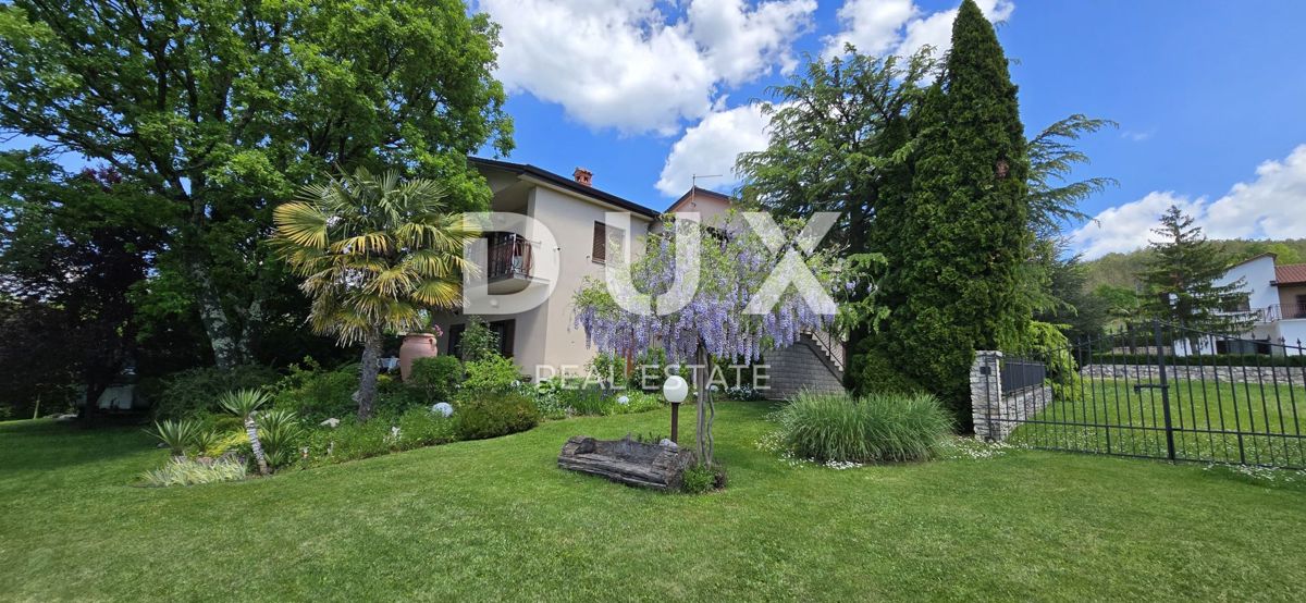 ISTRIA, PAZIN - Casa familiare immersa nella natura con un giardino curato, vista sul verde