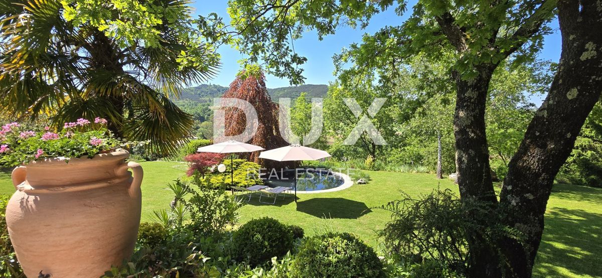 ISTRIA, PAZIN - Casa familiare immersa nella natura con un giardino curato, vista sul verde