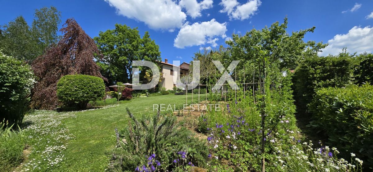 ISTRIA, PAZIN - Casa familiare immersa nella natura con un giardino curato, vista sul verde