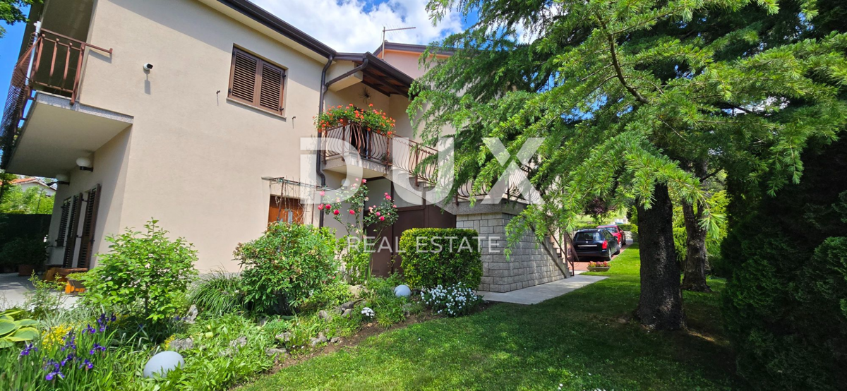 ISTRIA, PAZIN - Casa familiare immersa nella natura con un giardino curato, vista sul verde