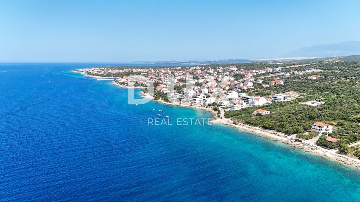 PAG, MANDRE - Casa indipendente a 10 metri dal mare