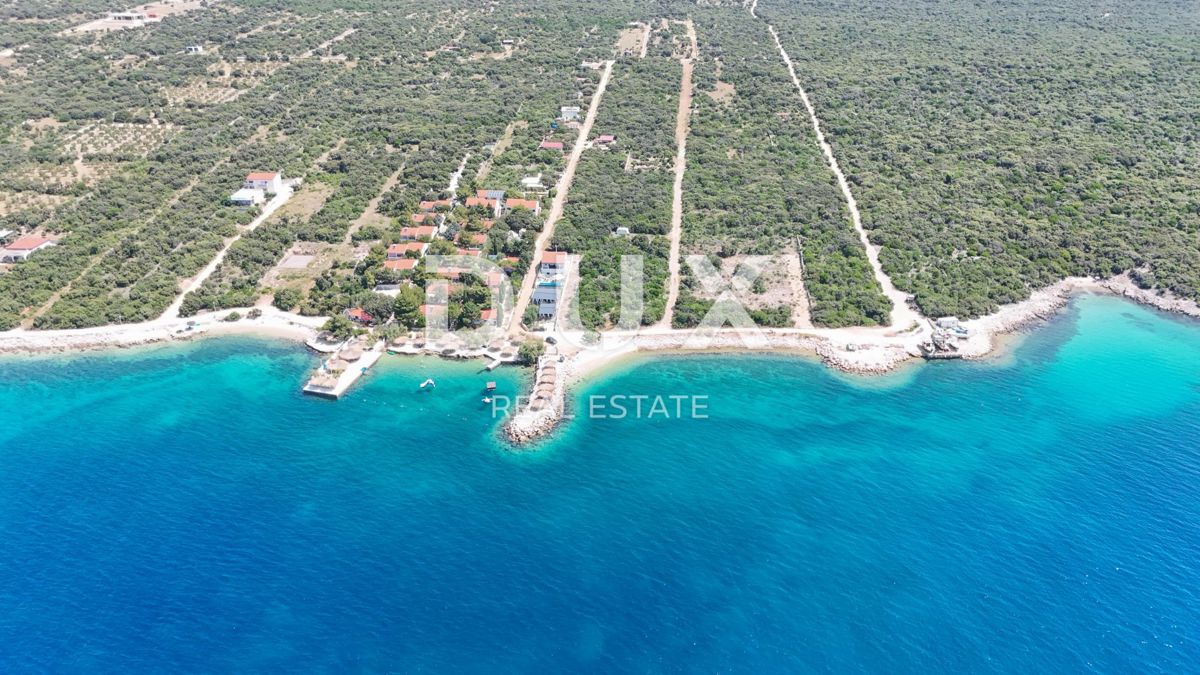 PAG, MANDRE - Casa indipendente a 10 metri dal mare