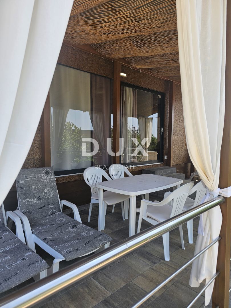 PAG, MANDRE - Casa indipendente a 10 metri dal mare