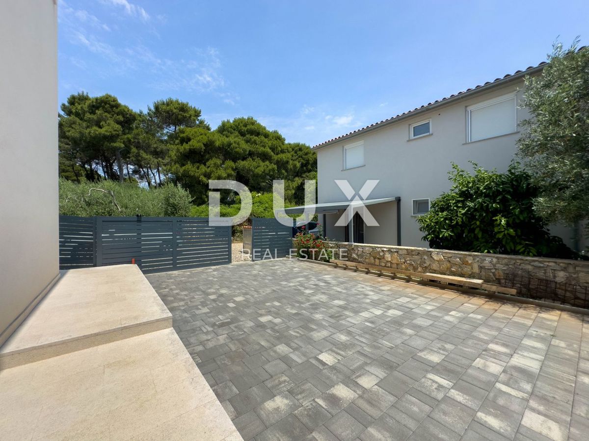 ISTRIA, MEDULIN - Nuovo edificio moderno con splendida vista sul mare