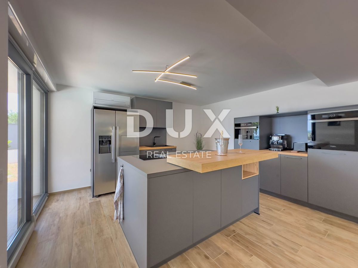 ISTRIA, MEDULIN - Nuovo edificio moderno con splendida vista sul mare