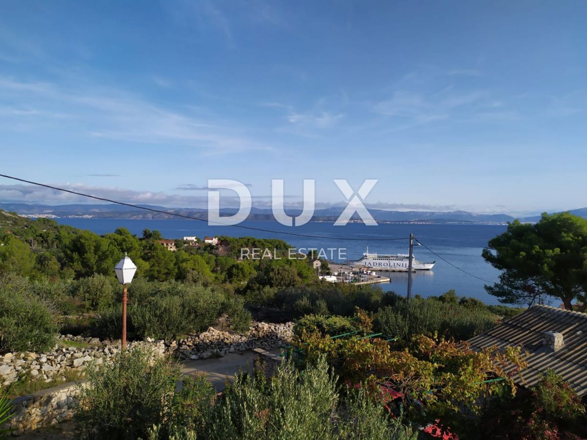 ISOLA DI ŠOLTA - Bellissima casa in pietra con vista mare