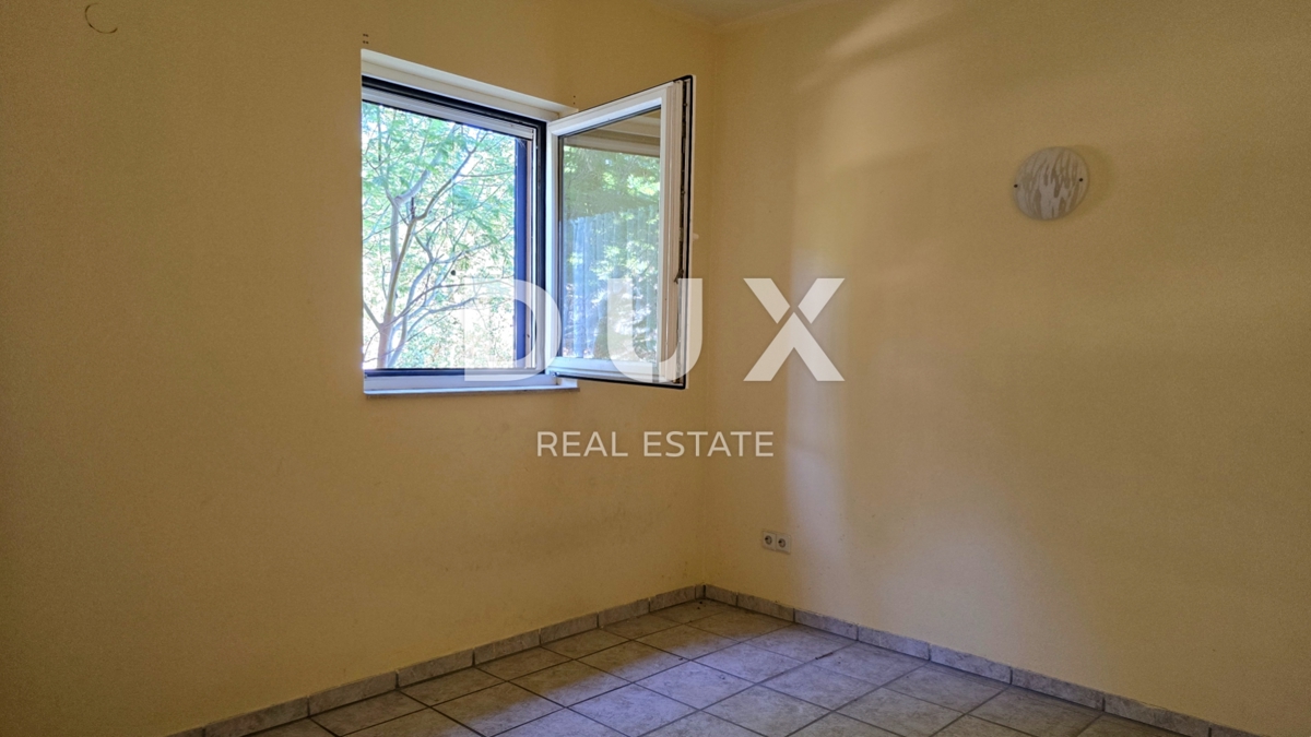 ISTRIA, LABIN - Spaziosa casa con piscina e vista mare