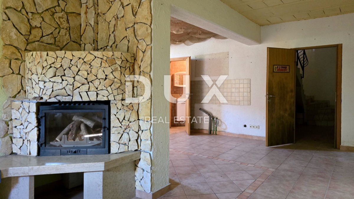 ISTRIA, LABIN - Spaziosa casa con piscina e vista mare