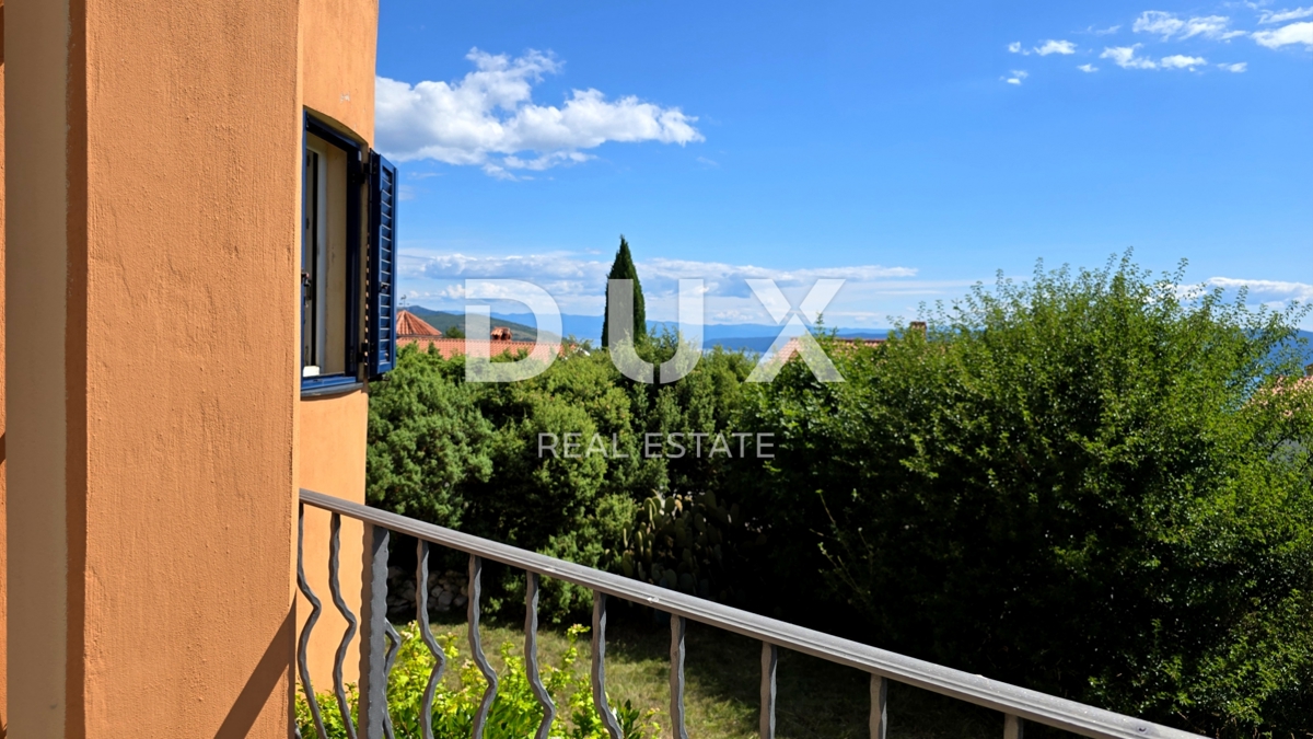 ISTRIA, LABIN - Spaziosa casa con piscina e vista mare