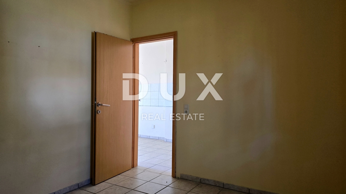 ISTRIA, LABIN - Spaziosa casa con piscina e vista mare