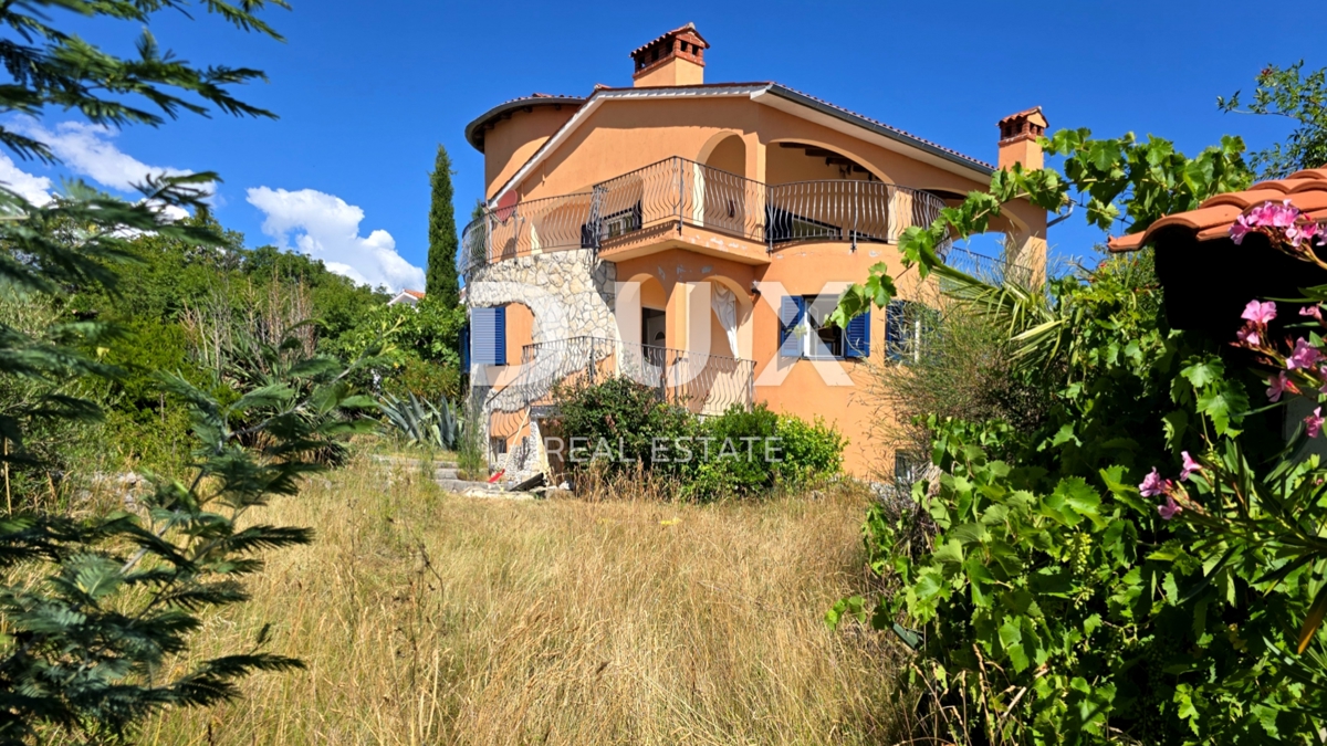 ISTRIA, LABIN - Spaziosa casa con piscina e vista mare