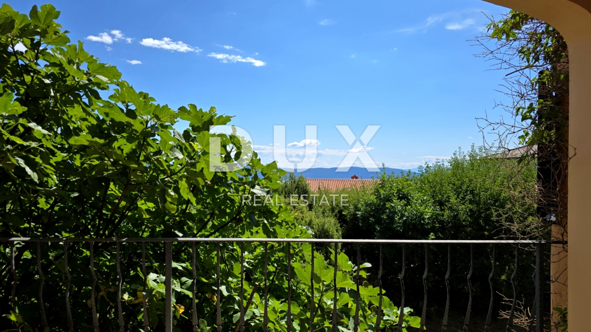ISTRIA, LABIN - Spaziosa casa con piscina e vista mare