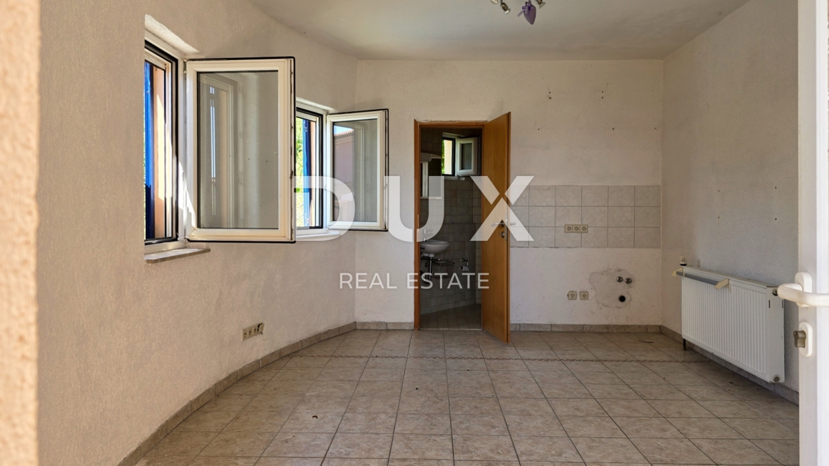 ISTRIA, LABIN - Spaziosa casa con piscina e vista mare
