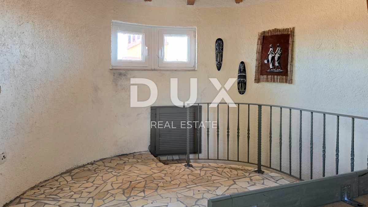 ISTRIA, LABIN - Spaziosa casa con piscina e vista mare