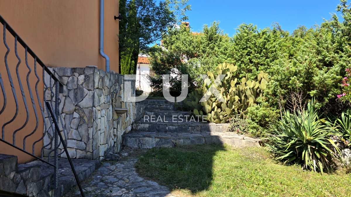ISTRIA, LABIN - Spaziosa casa con piscina e vista mare