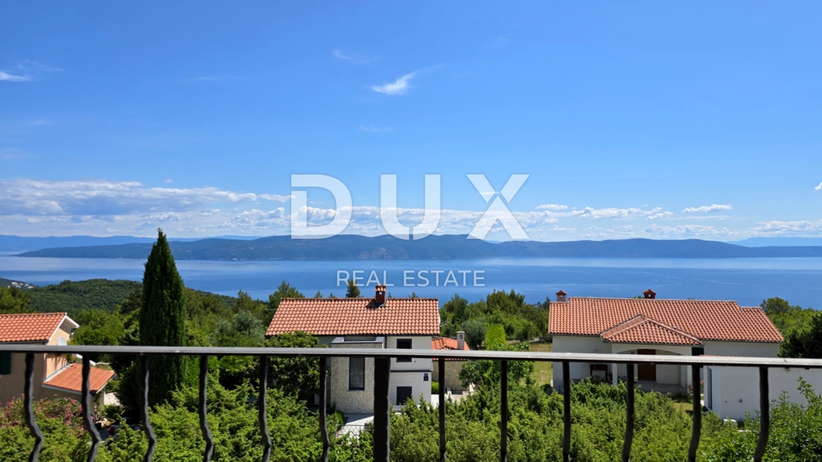 ISTRIA, LABIN - Spaziosa casa con piscina e vista mare