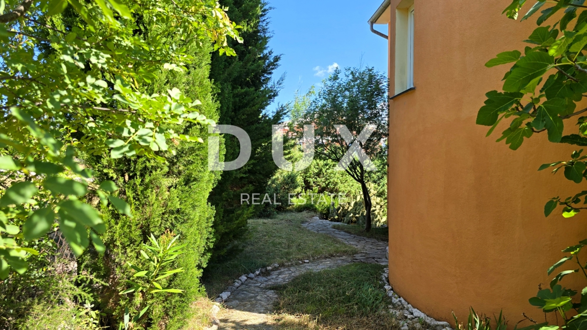 ISTRIA, LABIN - Spaziosa casa con piscina e vista mare
