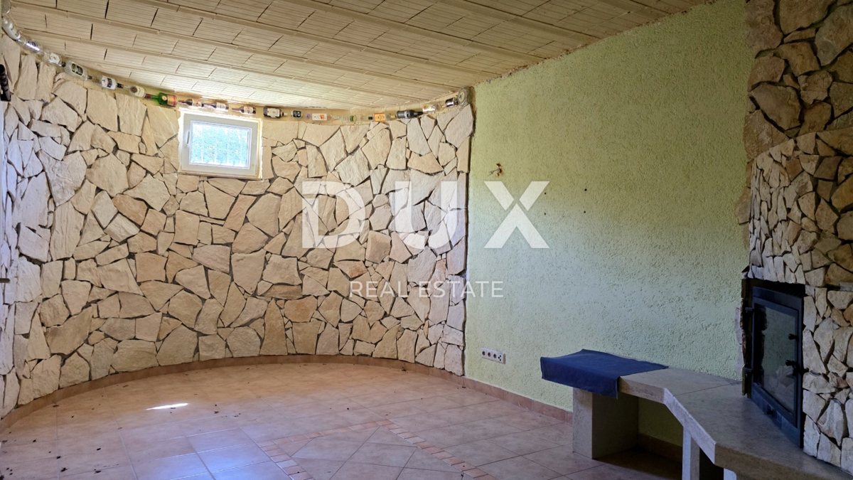 ISTRIA, LABIN - Spaziosa casa con piscina e vista mare
