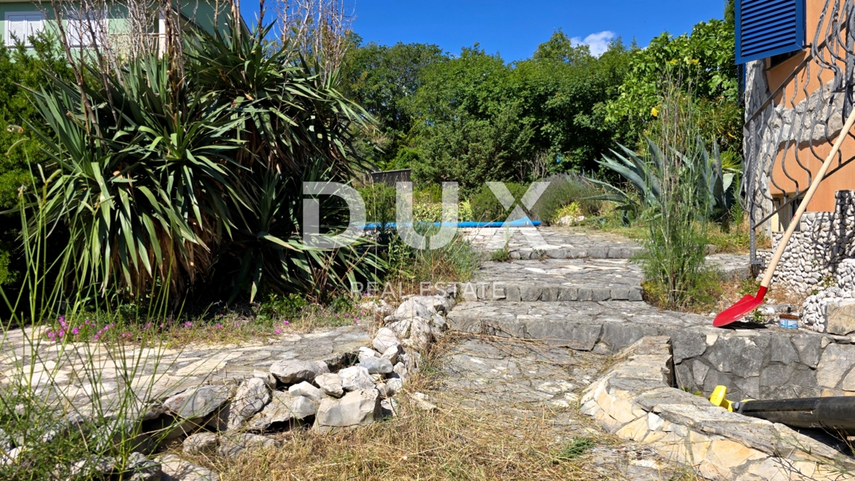 ISTRIA, LABIN - Spaziosa casa con piscina e vista mare