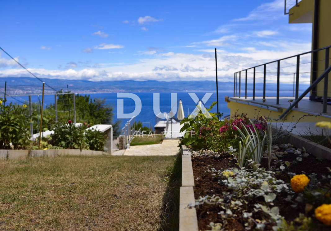 ABBAZIA, LOVRAN - villa 387m2 con vista panoramica sul mare e piscina + area 1200m2