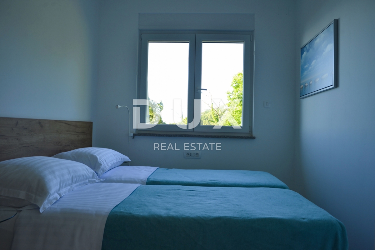 ABBAZIA, LOVRAN - villa 387m2 con vista panoramica sul mare e piscina + area 1200m2