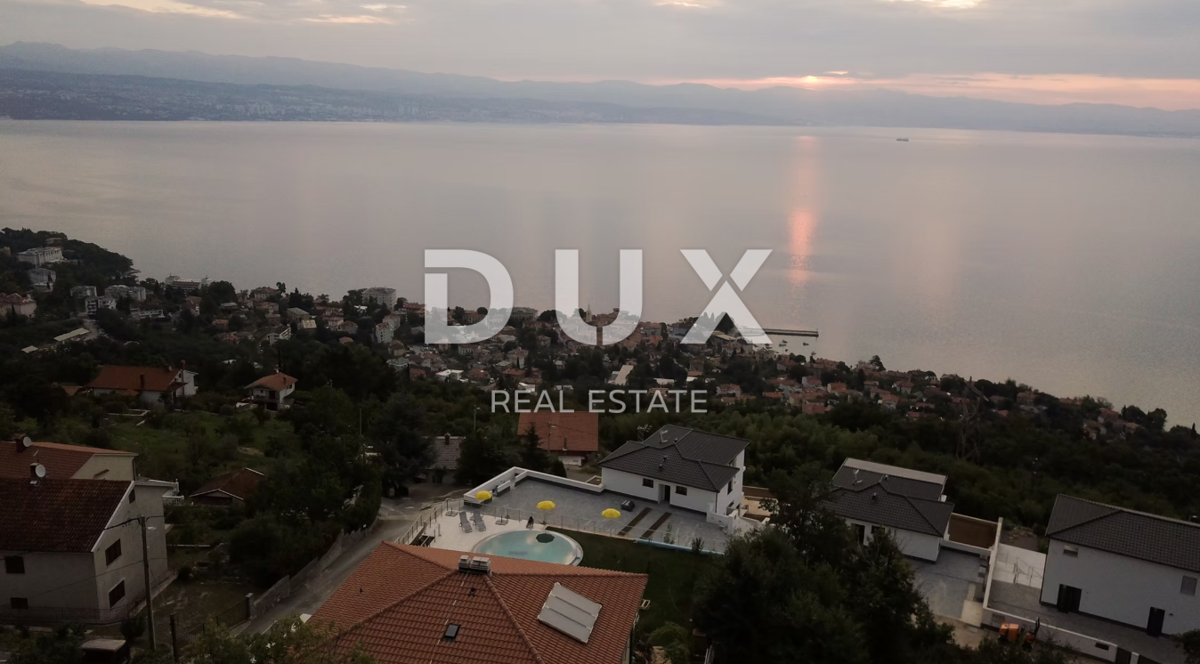 ABBAZIA, LOVRAN - villa 387m2 con vista panoramica sul mare e piscina + area 1200m2