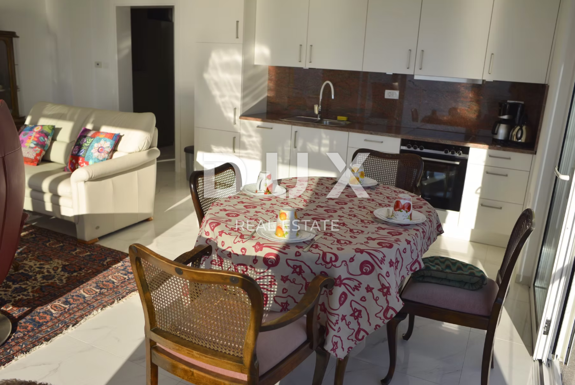 ABBAZIA, LOVRAN - villa 387m2 con vista panoramica sul mare e piscina + area 1200m2