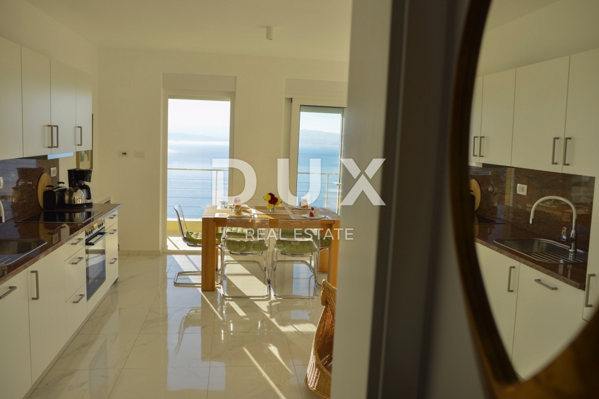 ABBAZIA, LOVRAN - villa 387m2 con vista panoramica sul mare e piscina + area 1200m2