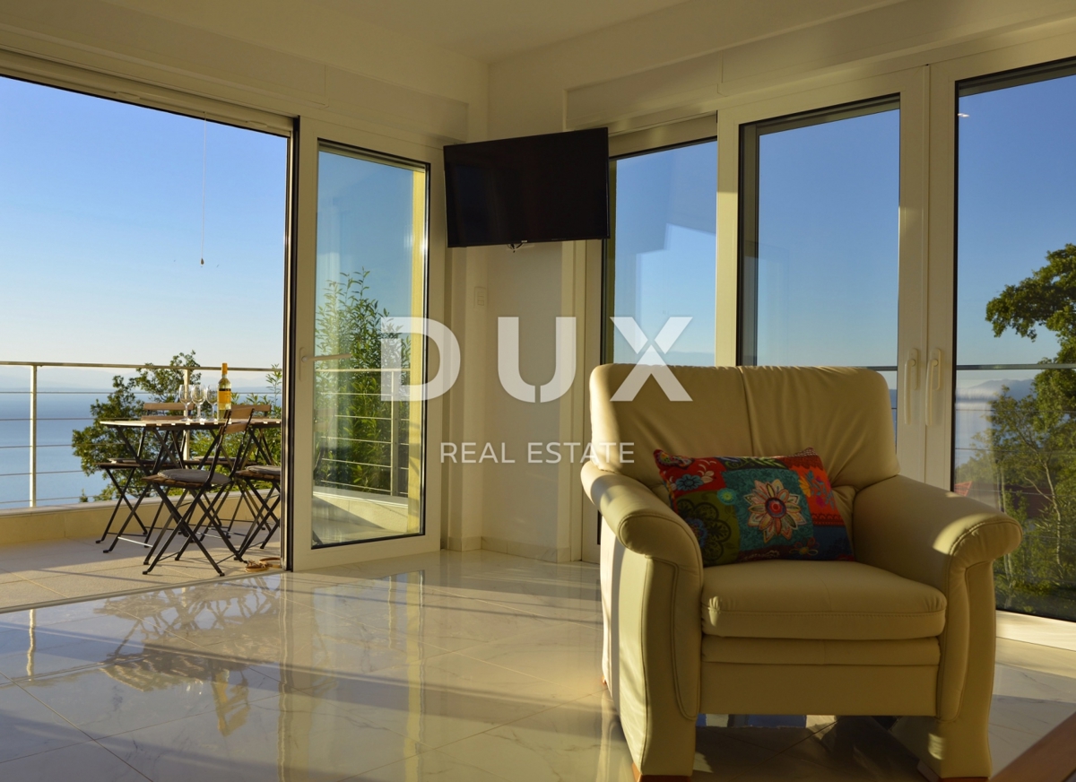 ABBAZIA, LOVRAN - villa 387m2 con vista panoramica sul mare e piscina + area 1200m2