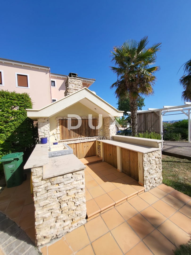 PRIVLAKA, ZARA - OCCASIONE ESCLUSIVA - Appartamento in prima fila sul mare!
