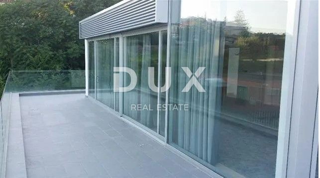 OPATIJA, IČIĆI - Esclusiva villa 600m2 con 2 piscine e vista panoramica sul mare