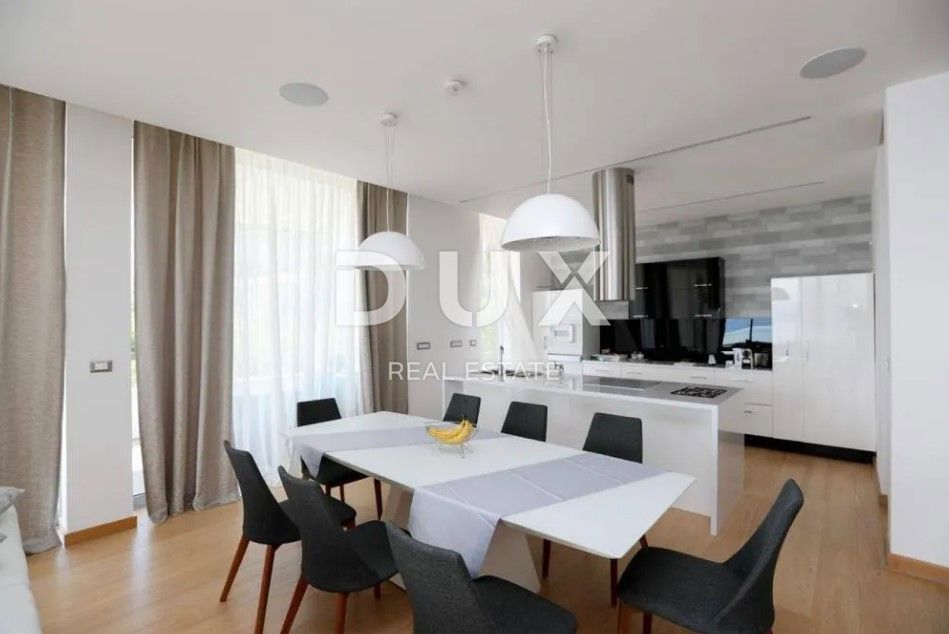 OPATIJA, IČIĆI - Esclusiva villa 600m2 con 2 piscine e vista panoramica sul mare