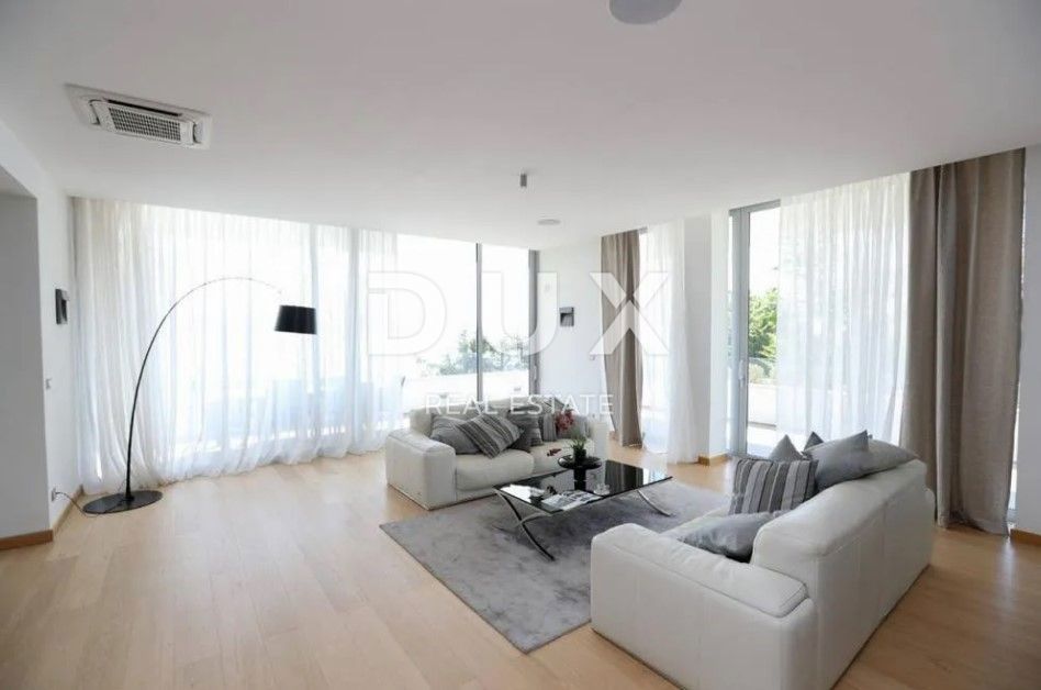 OPATIJA, IČIĆI - Esclusiva villa 600m2 con 2 piscine e vista panoramica sul mare