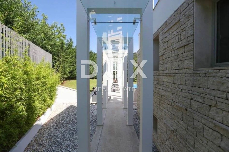OPATIJA, IČIĆI - Esclusiva villa 600m2 con 2 piscine e vista panoramica sul mare