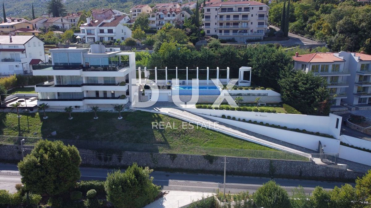 OPATIJA, IČIĆI - Esclusiva villa 600m2 con 2 piscine e vista panoramica sul mare