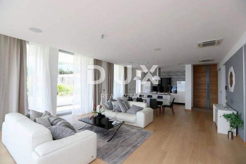 OPATIJA, IČIĆI - Esclusiva villa 600m2 con 2 piscine e vista panoramica sul mare
