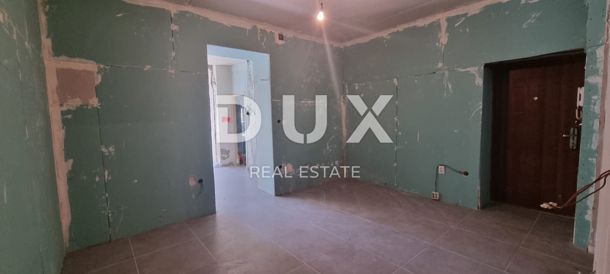 ISTRIA, Pola - Esclusivo! Appartamento da ristrutturare in centro!