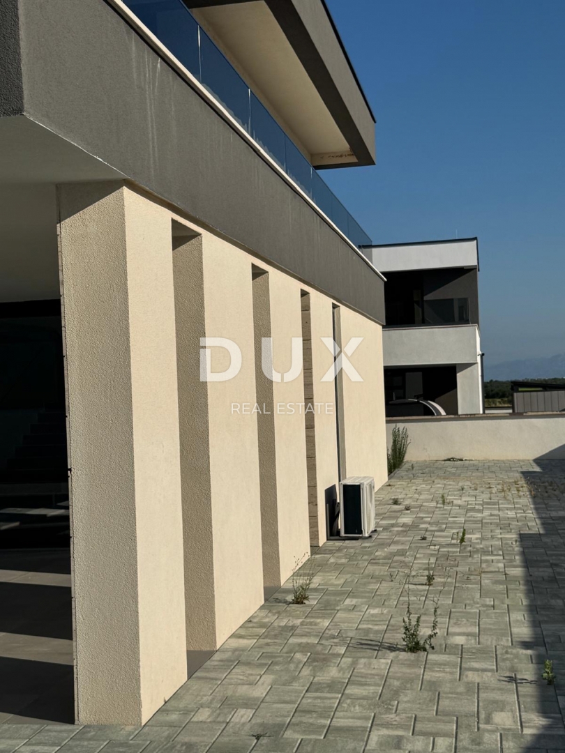 Casa Zemunik Gornji, Zemunik Donji, 217m2