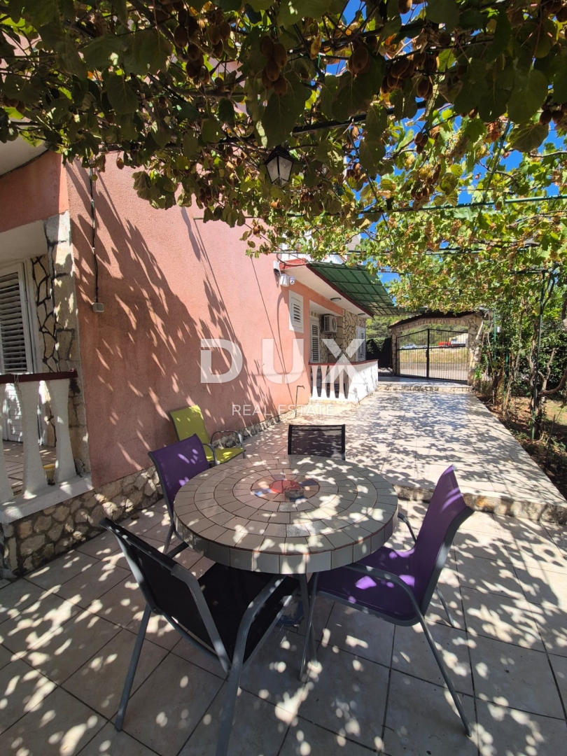 BIBINJE, ZARA - OCCASIONE! Intima oasi verde con 7 appartamenti!