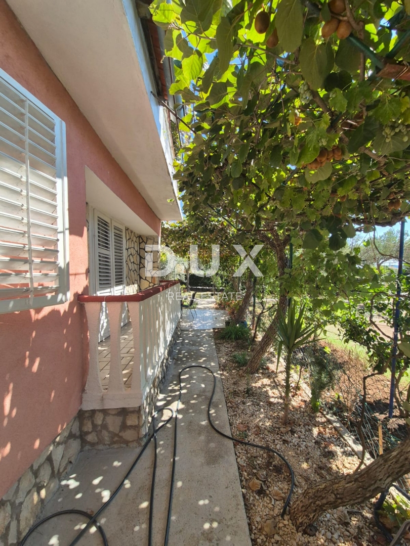 BIBINJE, ZARA - OCCASIONE! Intima oasi verde con 7 appartamenti!