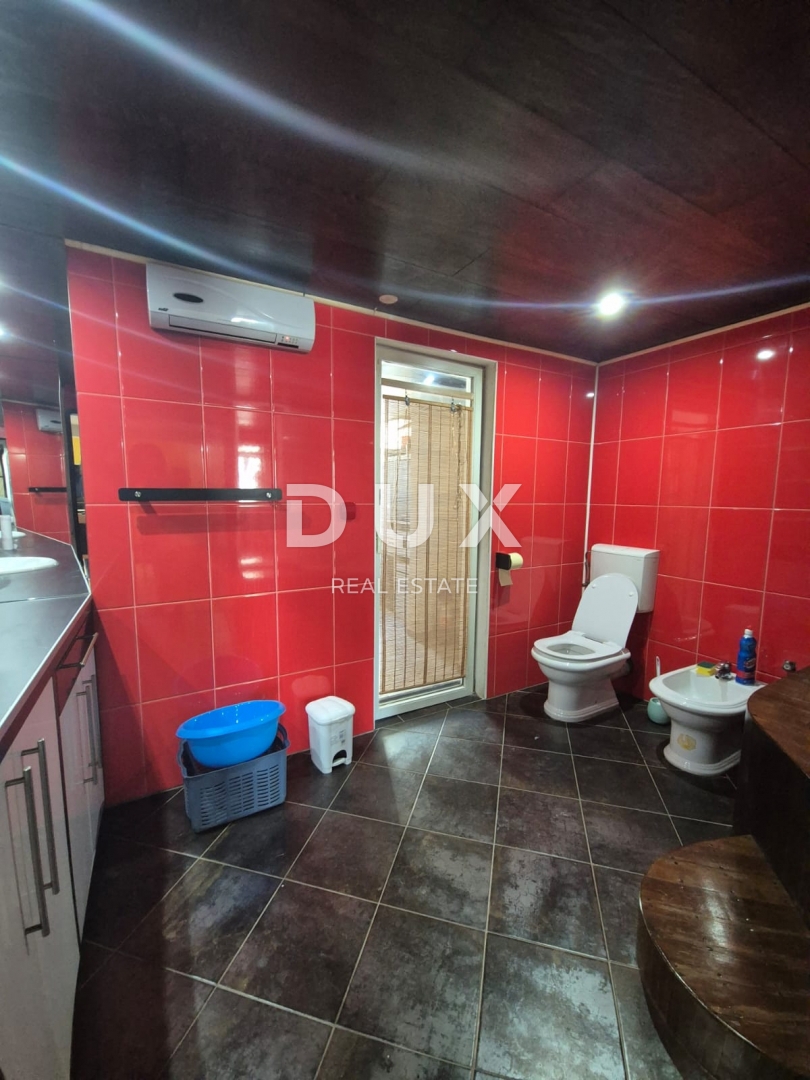 BIBINJE, ZARA - OCCASIONE! Intima oasi verde con 7 appartamenti!