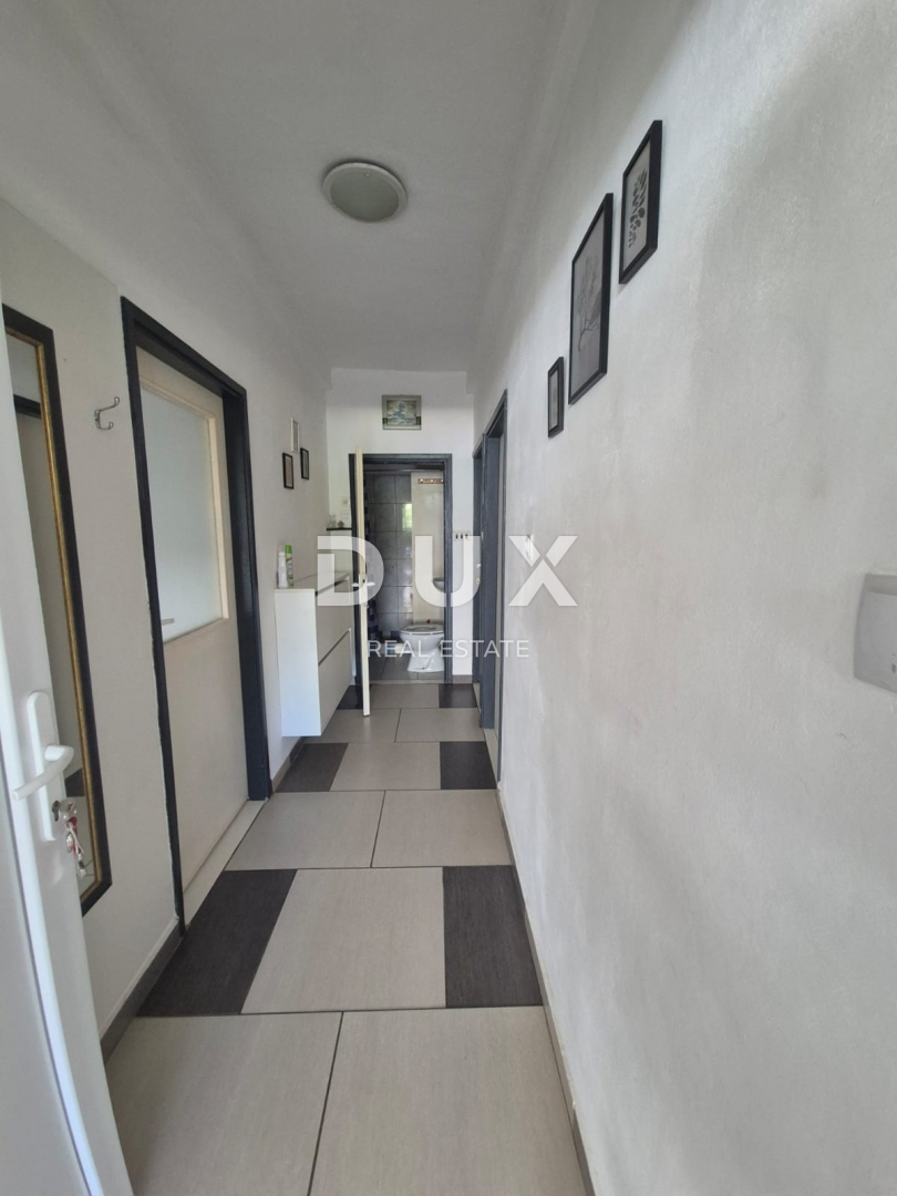 BIBINJE, ZARA - OCCASIONE! Intima oasi verde con 7 appartamenti!