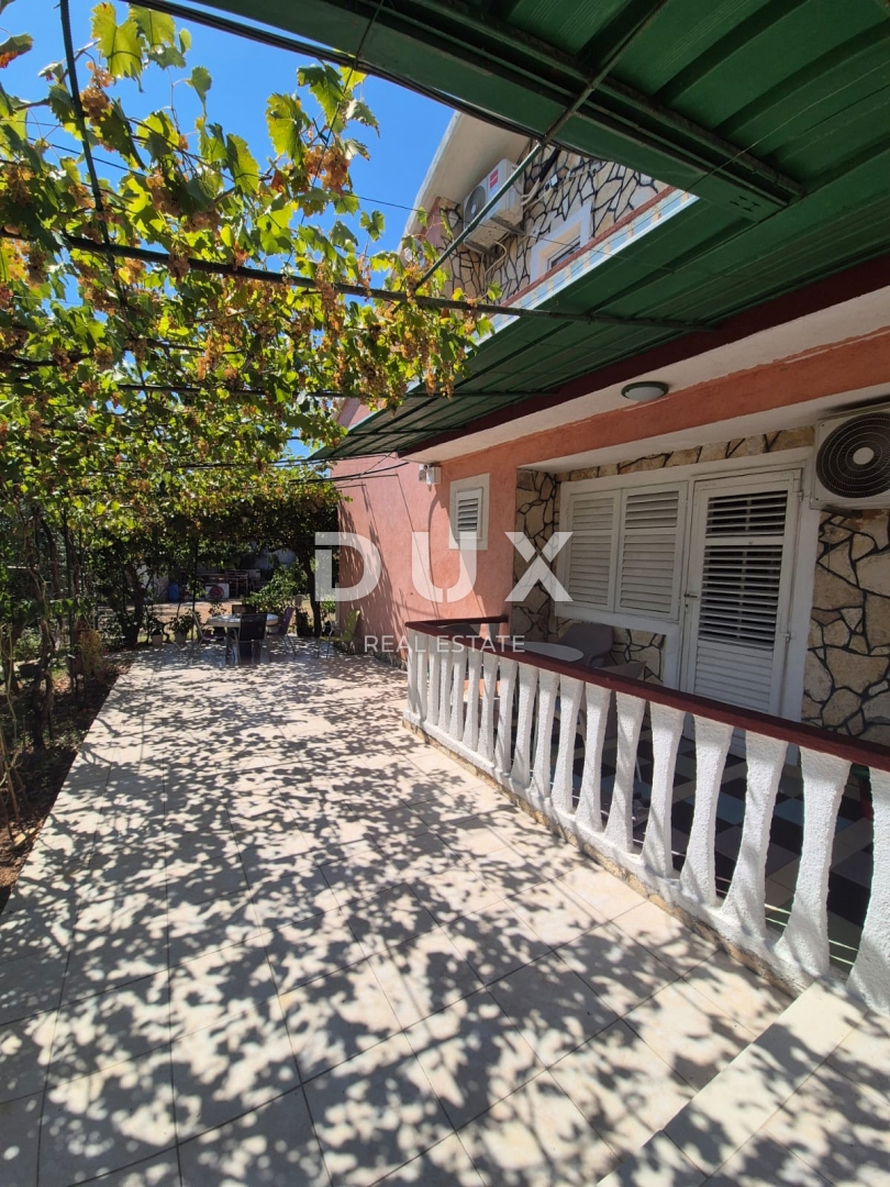 BIBINJE, ZARA - OCCASIONE! Intima oasi verde con 7 appartamenti!