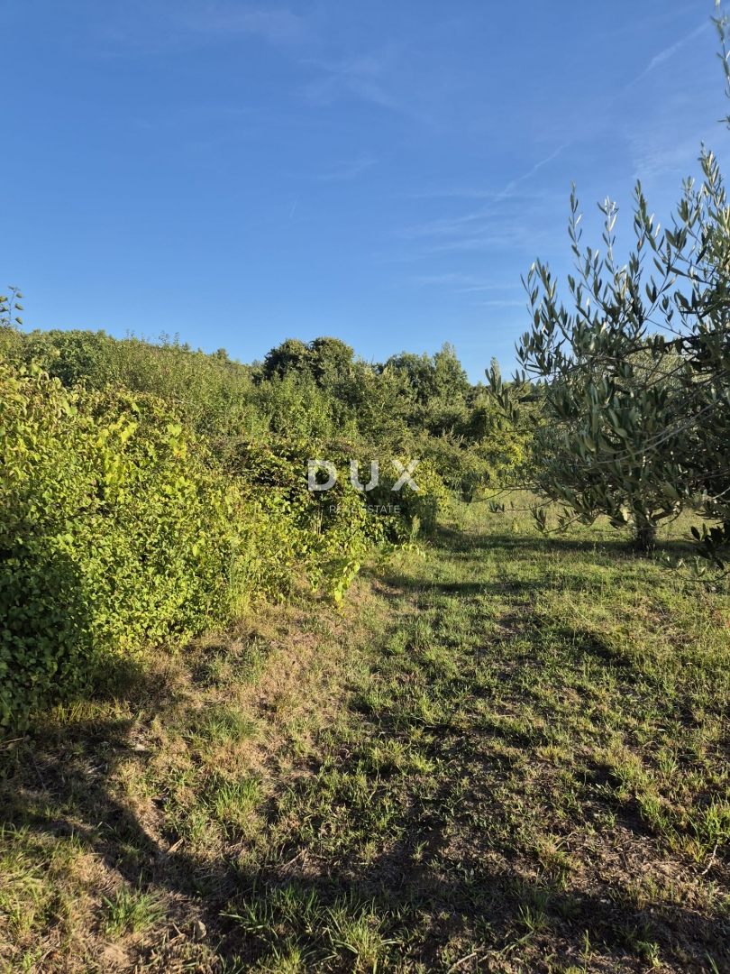 LJUBAC, ZARA - OCCASIONE! Terreno edificabile vicino alla spiaggia!